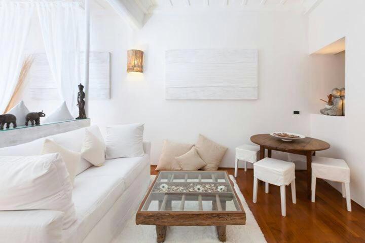 Navona Color Vicolo Delle Vacche Apartment Rome Exterior photo